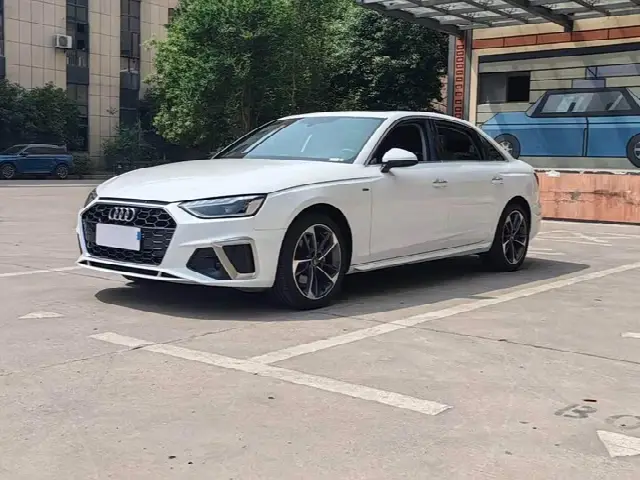 Audi A4L 2023, 21 000 км