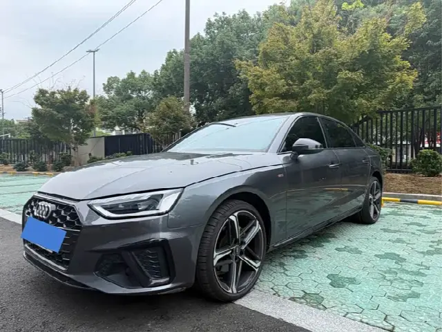 Audi A4L 2025, 7 000 км