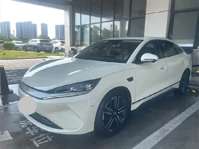 BYD Qin L 2025, 11 600 км