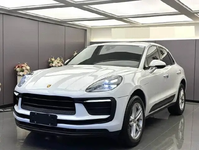 Porsche Macan 2023, 20 000 км