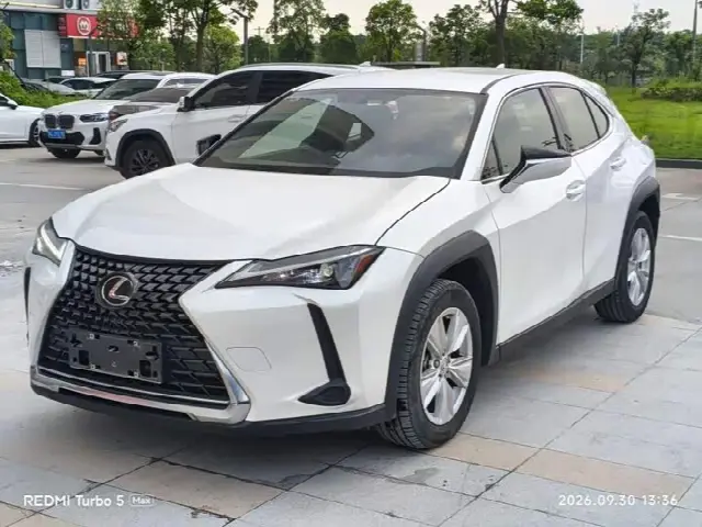 Lexus UX 2022, 37 900 км