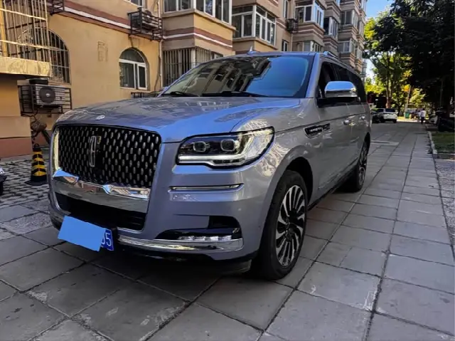 Lincoln Navigator 2022, 24 000 км