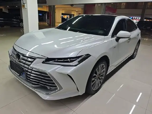 Toyota Avalon 2024, 20 000 км