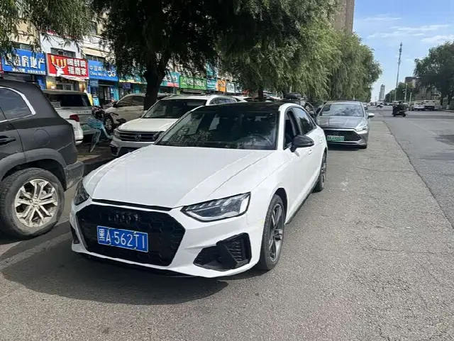 Audi A4L 2022, 67 000 км