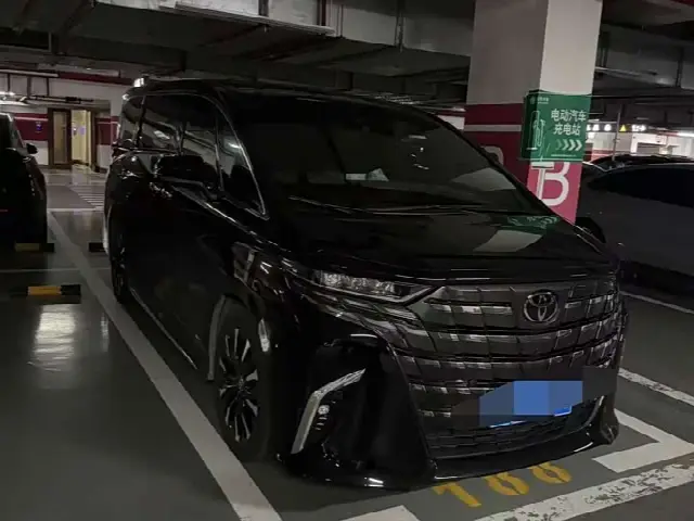 Toyota Alphard 2024, 43 000 км
