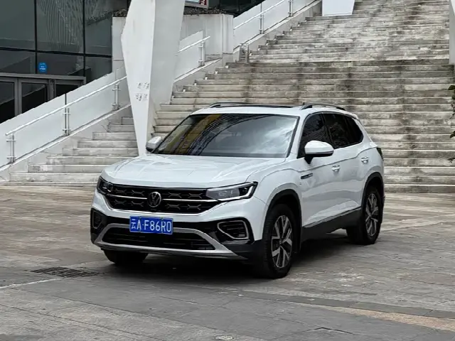 Volkswagen Tayron 2023, 33 600 км