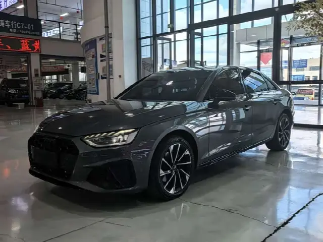 Audi A4L 2023, 54 000 км