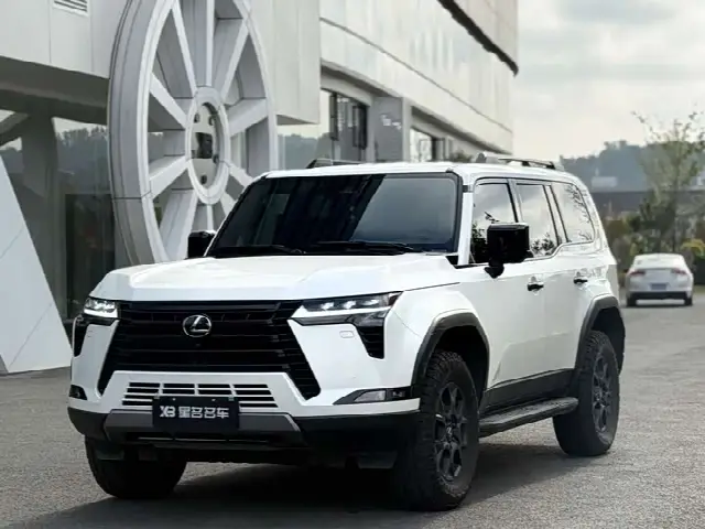 Lexus GX 2024, 8 000 км