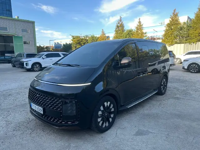 Hyundai Staria 2021, 8 951 км