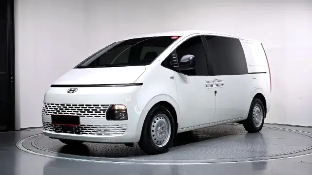 Hyundai Staria 2021, 27 318 км