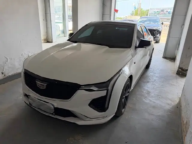 Cadillac CT4 2021, 50 000 км