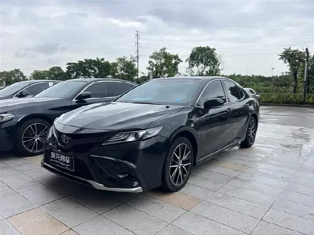 Toyota Camry 2023, 32 000 км