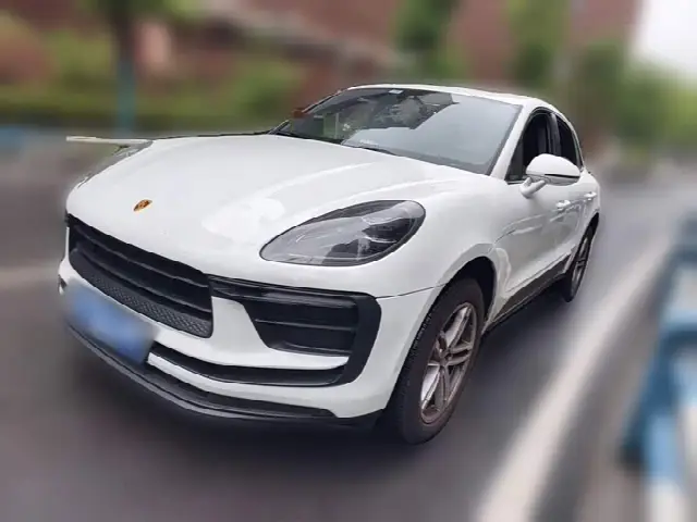 Porsche Macan 2024, 27 200 км