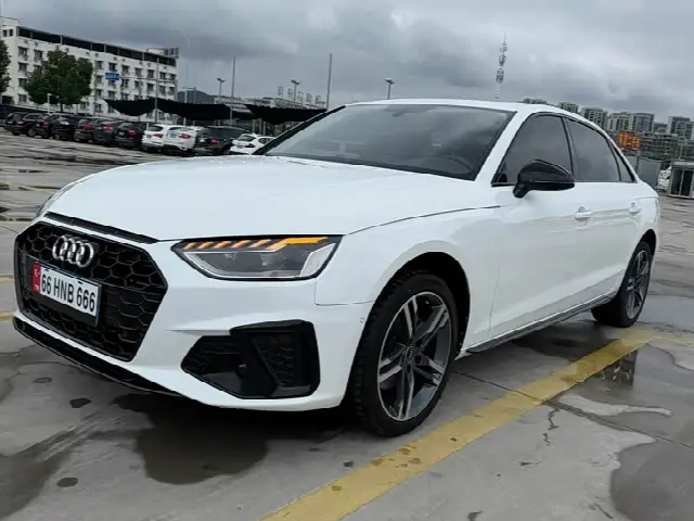 Audi A4L 2023, 40 000 км