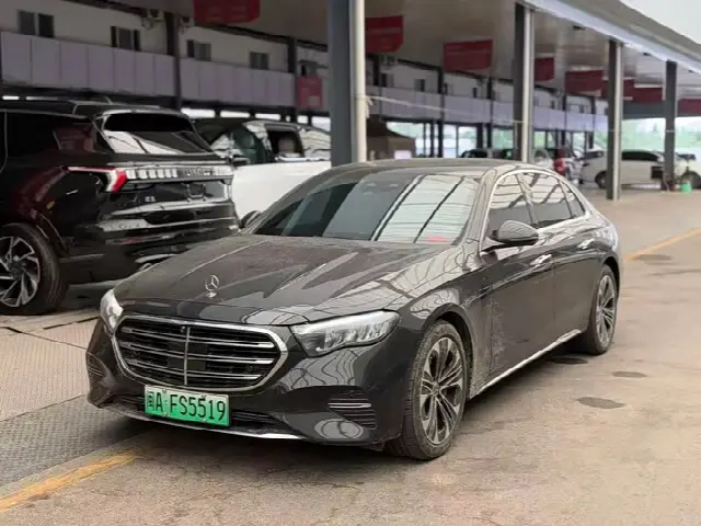 Mercedes-Benz E-Class Hybrid 2024, 32 000 км