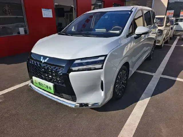 Wuling Starlight 730 Hybrid/EV 2025, новый