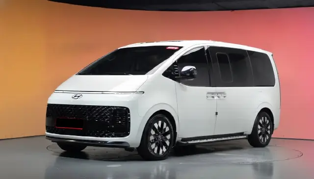 Hyundai Staria 2021, 14 283 км