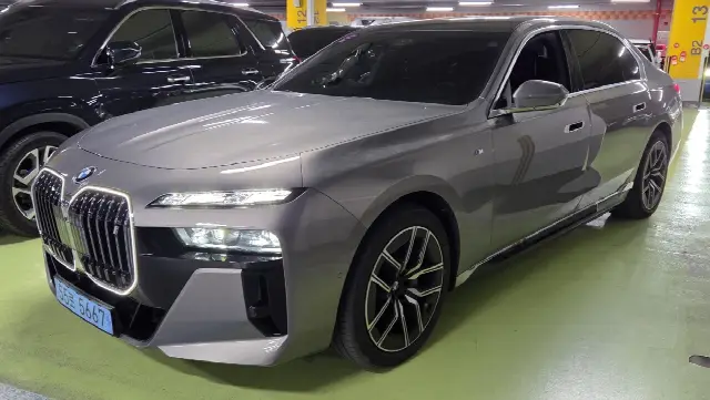 BMW i7 2022, 44 017 км