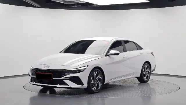 Hyundai Avante 2023, 11 696 км