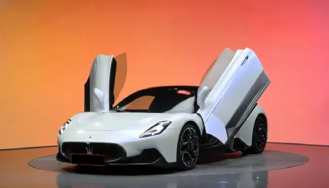 Maserati MC20 2021, 38 416 км