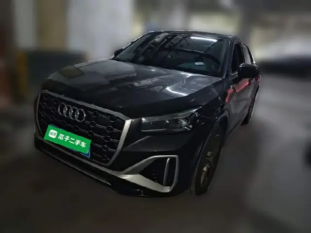 Audi Q2L 2023, 25 400 км