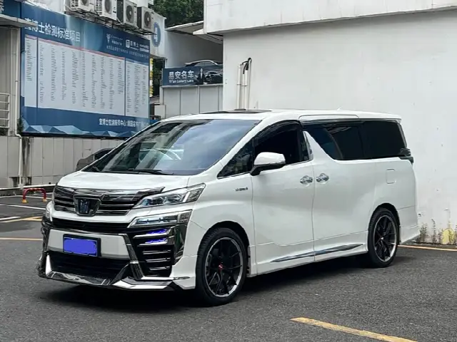 Toyota Vellfire 2021, 53 000 км