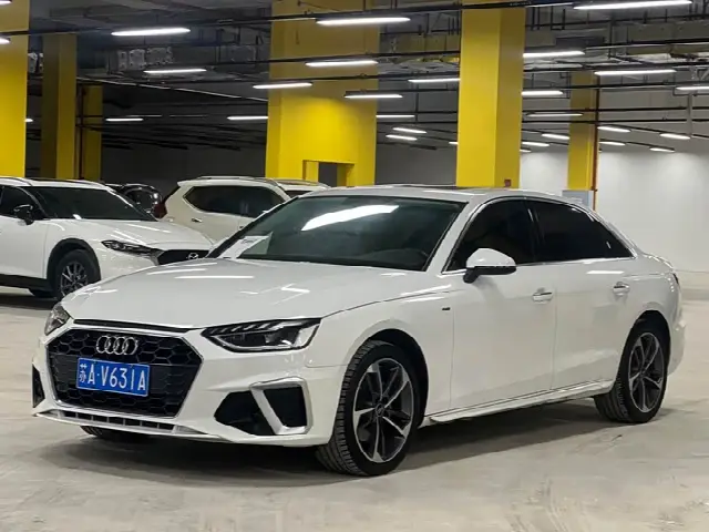 Audi A4L 2024, 90 000 км