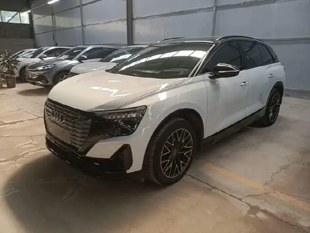 Audi Q5 e-tron 2022, 52 900 км