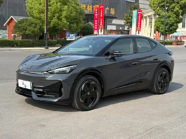 Volkswagen ID.Unyx 06 2024, 38 000 км