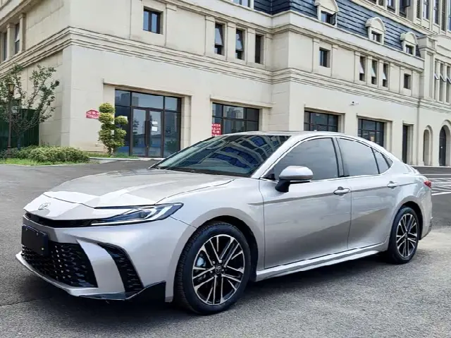 Toyota Camry 2026, 7 000 км