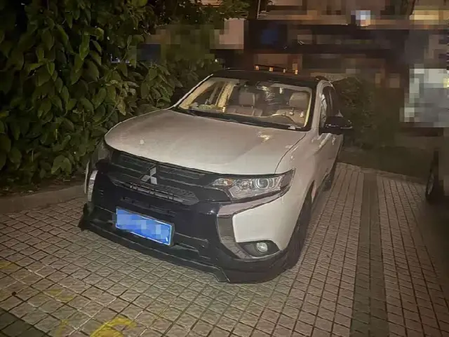 Mitsubishi Outlander 2021, 7 900 км