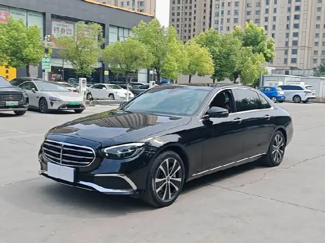 Mercedes-Benz E-Class Hybrid 2022, 57 000 км