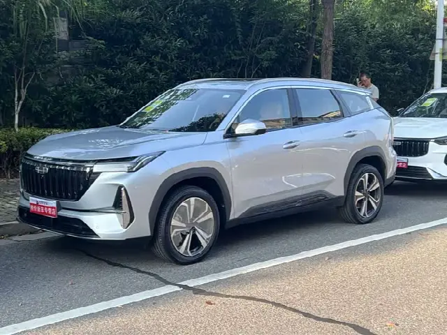 Geely Atlas L 2025, новый