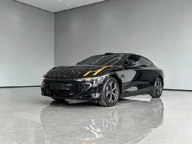 Lynk & Co 30 EM-P Hybrid 2025, новый