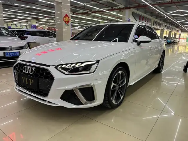 Audi A4L 2023, 20 000 км