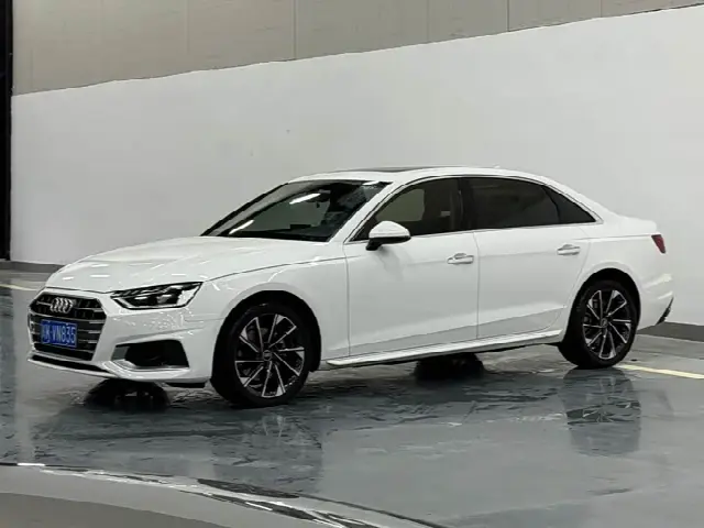 Audi A4L 2022, 60 000 км