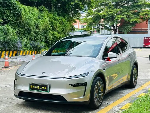 Tesla Model Y 2025, новый
