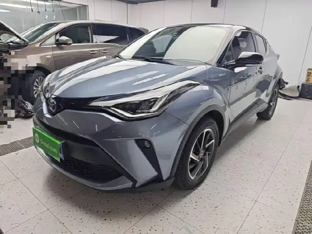 Toyota C-HR 2021, 48 800 км