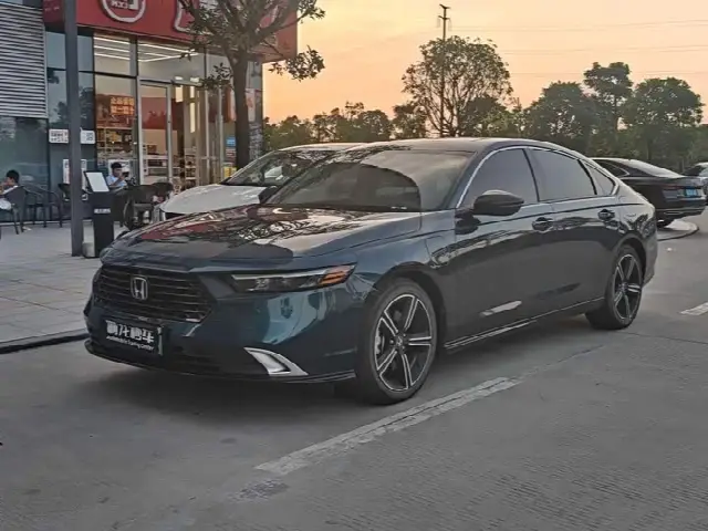 Honda Accord Hybrid 2023, 23 200 км