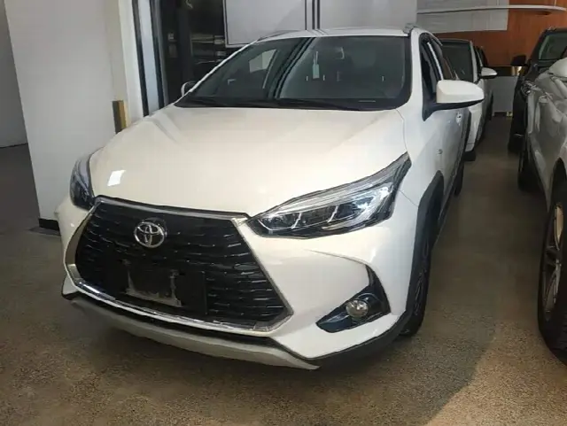 Toyota Yaris L Hatchback 2021, 28 400 км
