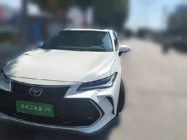 Toyota Avalon 2022, 24 300 км