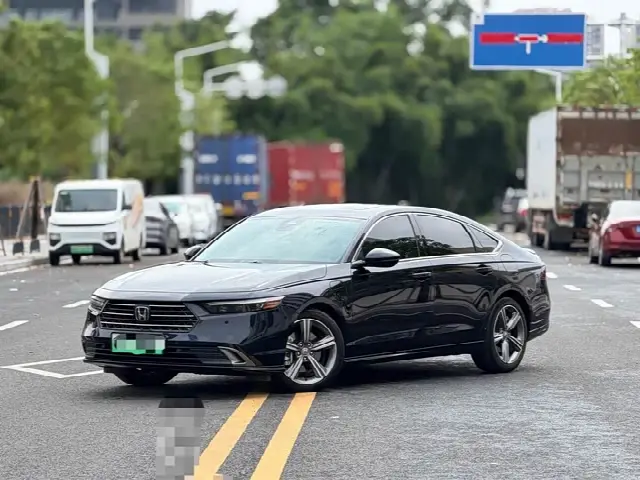 Honda Accord Hybrid 2023, 50 000 км
