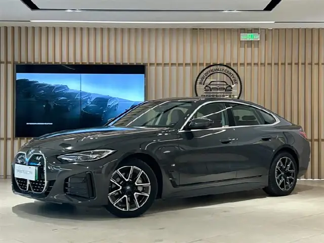 BMW i4 2023, 2 500 км