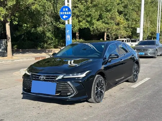 Toyota Avalon 2023, 20 000 км
