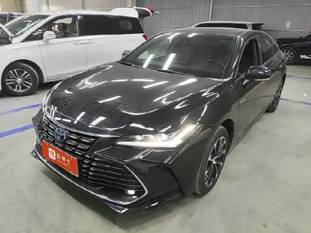 Toyota Avalon 2022, 30 000 км