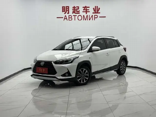 Toyota Yaris L Hatchback 2022, 10 000 км