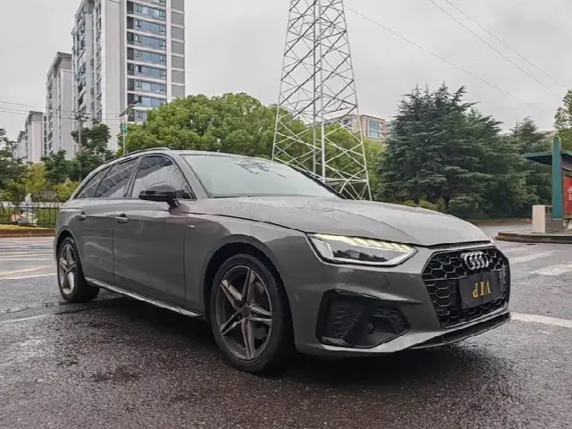 Audi A4 2022, 60 000 км