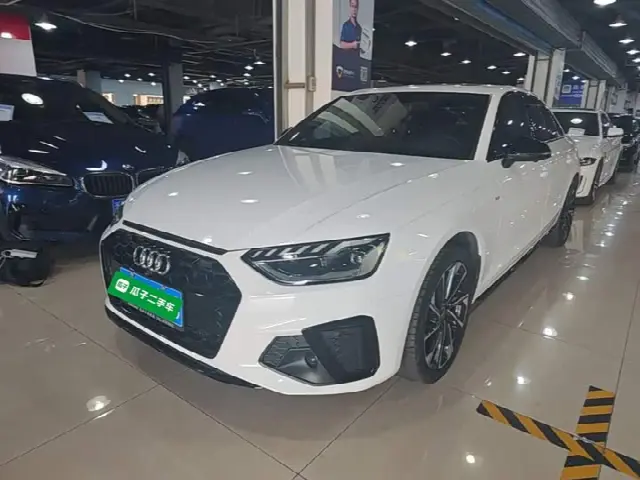 Audi A4L 2023, 41 100 км