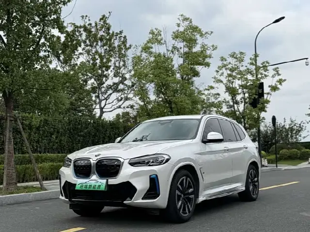 BMW iX3 2022, 76 000 км