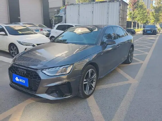 Audi A4L 2022, 56 000 км